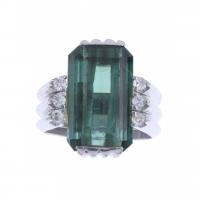 18040-RING WITH GREEN GLASS AND DIAMONDS.
