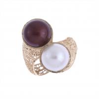58-RING WITH TWO PEARLS.