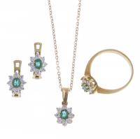 262-RING, EARRINGS AND PENDANT SET WITH DIAMONDS AND EMERALD.