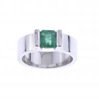 20-RING WITH EMERALD.