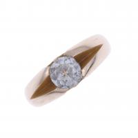 31-SOLITAIRE DIAMOND RING.