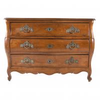 557-FRENCH PROVENÇAL CHEST OF DRAWERS, 18TH CENTURY.