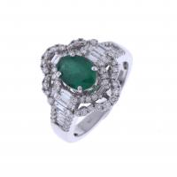 78-ROSETTE RING WITH EMERALD AND DIAMONDS.