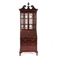 508-SMALL GEORGE II STYLE DISPLAY CABINET, 20TH CENTURY. 