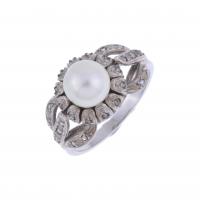 81-DIAMONDS AND PEARL RING, FIRST HALF 20TH CENTURY.