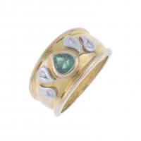28-WIDE RING WITH EMERALD HEART.