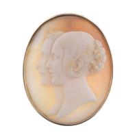 153-ATTRIBUTED TO TOMMASO SAULINI (1793-1864).  CAMEO FOR A BADGE OF THE ORDER OF VICTORIA AND ALBERT, CIRCA 1856-1866.