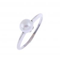 102-RING WITH A SMALL PEARL.