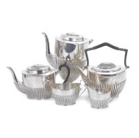 12-MAPPIN & WEBB. LONDON. ENGLISH TEA AND COFFEE SET IN SILVER, EARLY 20TH CENTURY.
