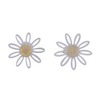 194-DAISY-SHAPED EARRINGS.