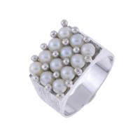 105-SIGNET RING WITH PEARLS.
