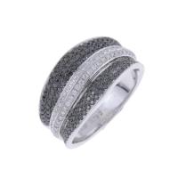 140-RING WITH BLACK AND WHITE DIAMONDS.