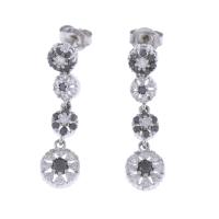 206-PENDIENTES LARGOS CON DIAMANTES BLANCOS Y NEGROS.