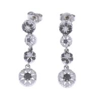 206-PENDIENTES LARGOS CON DIAMANTES BLANCOS Y NEGROS.