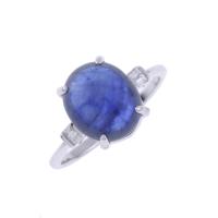 147-RING WITH SAPPHIRE.