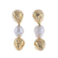 181-GOLD AND PEARL LONG EARRINGS.