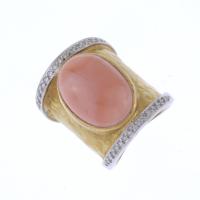 78-LARGE RING WITH OVAL CORAL.