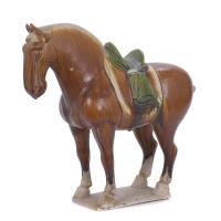 26495-HORSE FIGURE IN SANCAI CERAMIC, 20TH CENTURY.