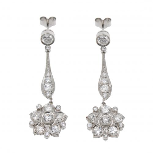 PENDIENTES LARGOS DE DIAMANTES.