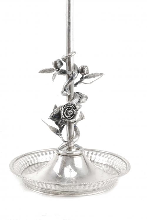 PAREJA DE CANDELABROS EN PLATA, SIGLO XX