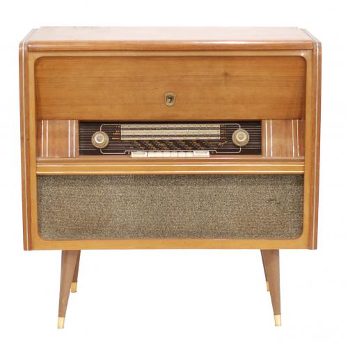 MUEBLE TOCADISCOS ALEMÁN "MAGESTIC", CIRCA 1960