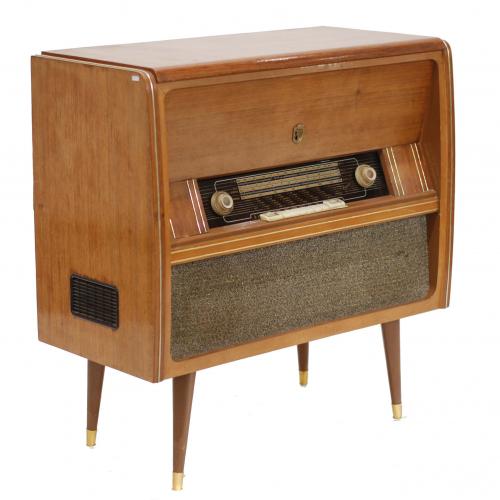 MUEBLE TOCADISCOS ALEMÁN "MAGESTIC", CIRCA 1960
