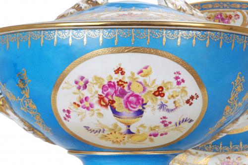 LARGE FRENCH SÈVRES SOUP TUREEN & TRAY, CIRCA SECOND QUARTE