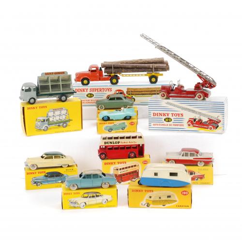 LOTE DE NUEVE DINKY TOYS Y UN DINKY SUPERTOYS FRANCESES E INGLESES,  AÑOS 50, 60 Y 70