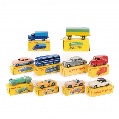 LOTE DE DIEZ DINKY TOYS FRANCESES E INGLESES, AÑOS 50, 60 Y 70