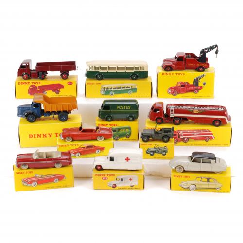LOTE DE ONCE DINKY TOYS FRANCESES E INGLESES, AÑOS 50, 60 Y 70.
