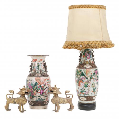 EARLY 20TH CENTURY CHINESE SCHOOL CHINESE PORCELAIN BASE, FIRST HALF OF THE 20TH CENTURY