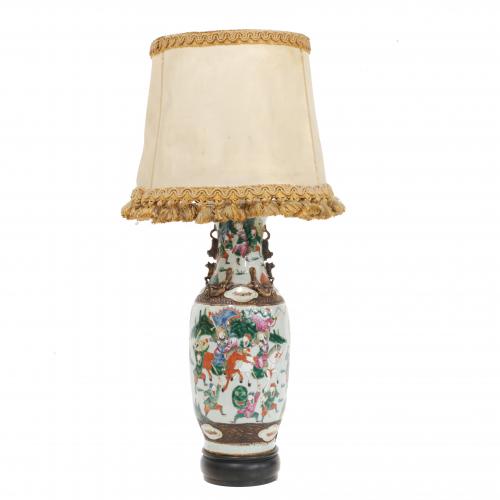 EARLY 20TH CENTURY CHINESE SCHOOL CHINESE PORCELAIN BASE, F