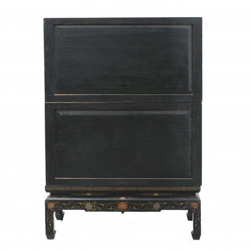 CHINESE CABINET, 20TH CENTURY