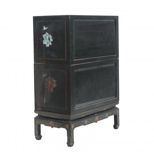 CHINESE CABINET, 20TH CENTURY