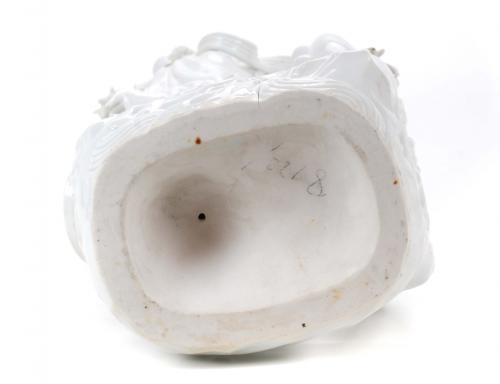 GRAN FIGURA DE PORCELANA CHINA "BLANC DE CHINE", SIGLO XX.
