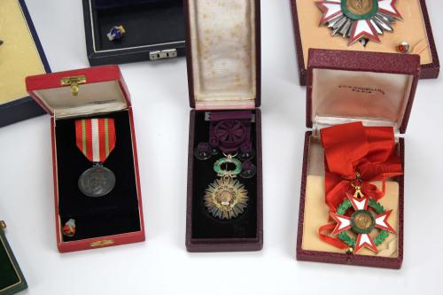 SIETE JUEGOS DE MEDALLAS Y CONDECORACIONES, SIGLO XX