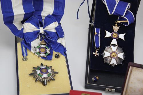 SIETE JUEGOS DE MEDALLAS Y CONDECORACIONES, SIGLO XX