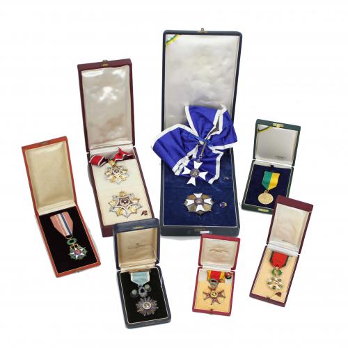 SIETE JUEGOS DE MEDALLAS Y CONDECORACIONES, SIGLO XX.
