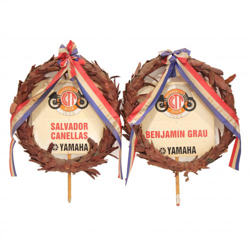 DOS CORONAS LÁUREAS COMO TROFEOS DE MOTOCICLISMO DE LA MÍTICA  CENTENNIAL CLASSIC ASSEN DE 1998.