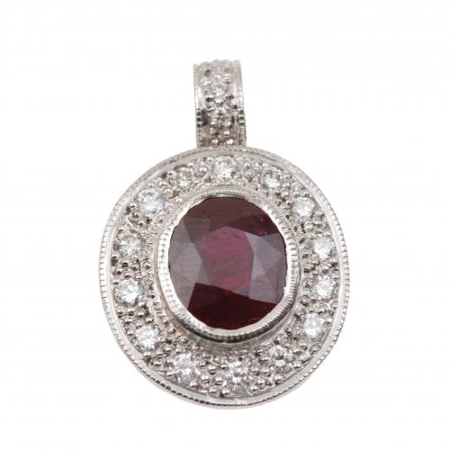 PENDANT WITH GARNET. 