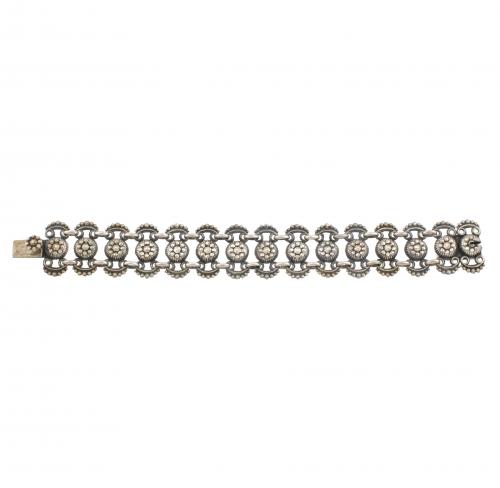 Silver links with marcasites. 29,5 gr.