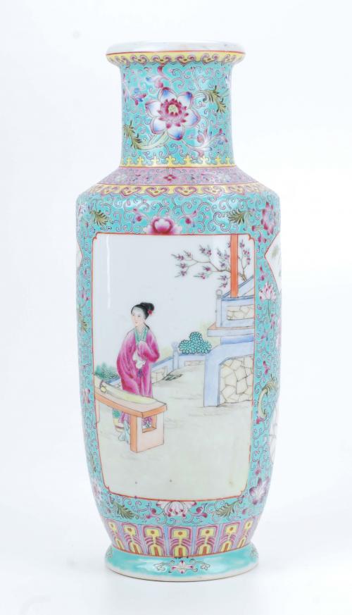 20TH CENTURY CHINESE SCHOOL JARRÓN CON ESCENA CORTESANA
