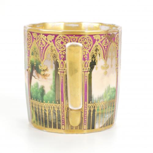 TAZA EUROPEA DE PORCELANA, FIN. SIGLO XIX - PPS. SIGLO XX