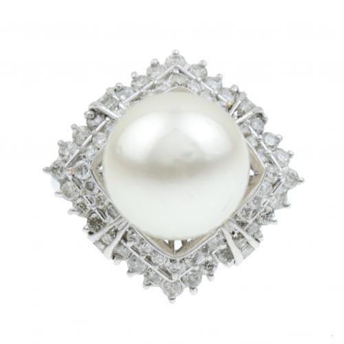 RING IN GOLD AND AUSTRALIAN PEARL.