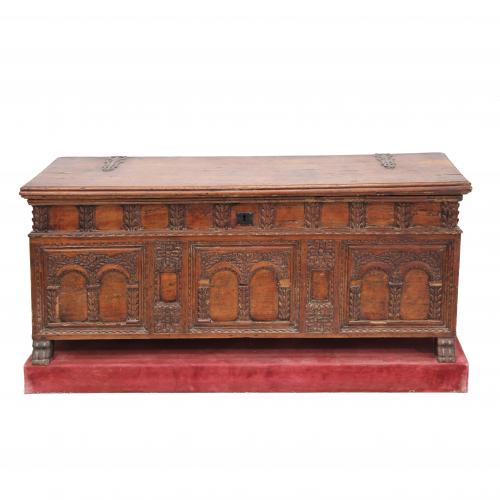 CATALAN DOWRY CHEST, C18th-19th. 