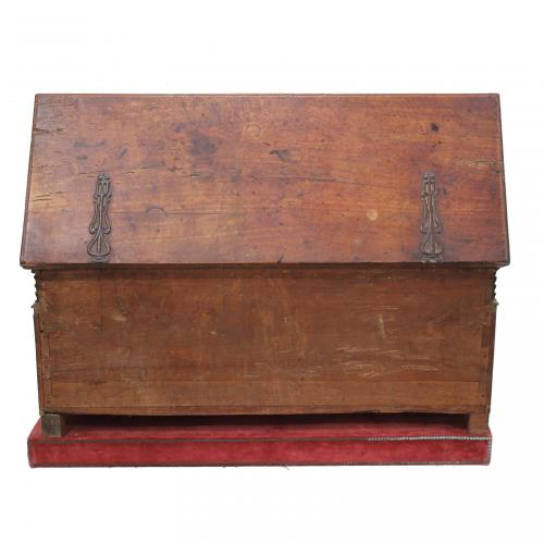 CATALAN DOWRY CHEST, C18th-19th. 
