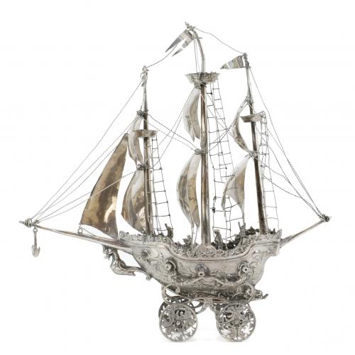 MAQUETA DE BARCO EN PLATA ESPAÑOLA.