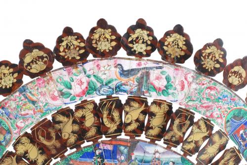 19TH CENTURY CHINESE SCHOOL PEQUEÑO ABANICO DE LAS MIL CARA