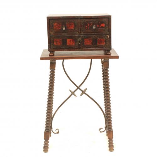 18TH CENTURY SMALL CHEST WITH LATER TABLE.