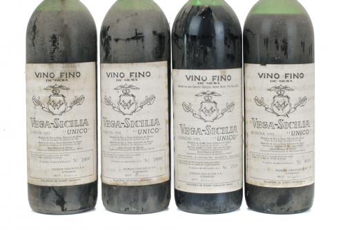 CUATRO BOTELLAS DE VINO FINO VEGA-SICILIA "UNICO", 1953.